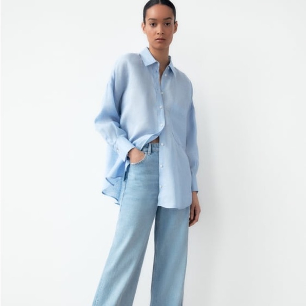 LINEN SHIRT WITH POCKETS (Size Small)
Sky blue 0/8372/034/403/02